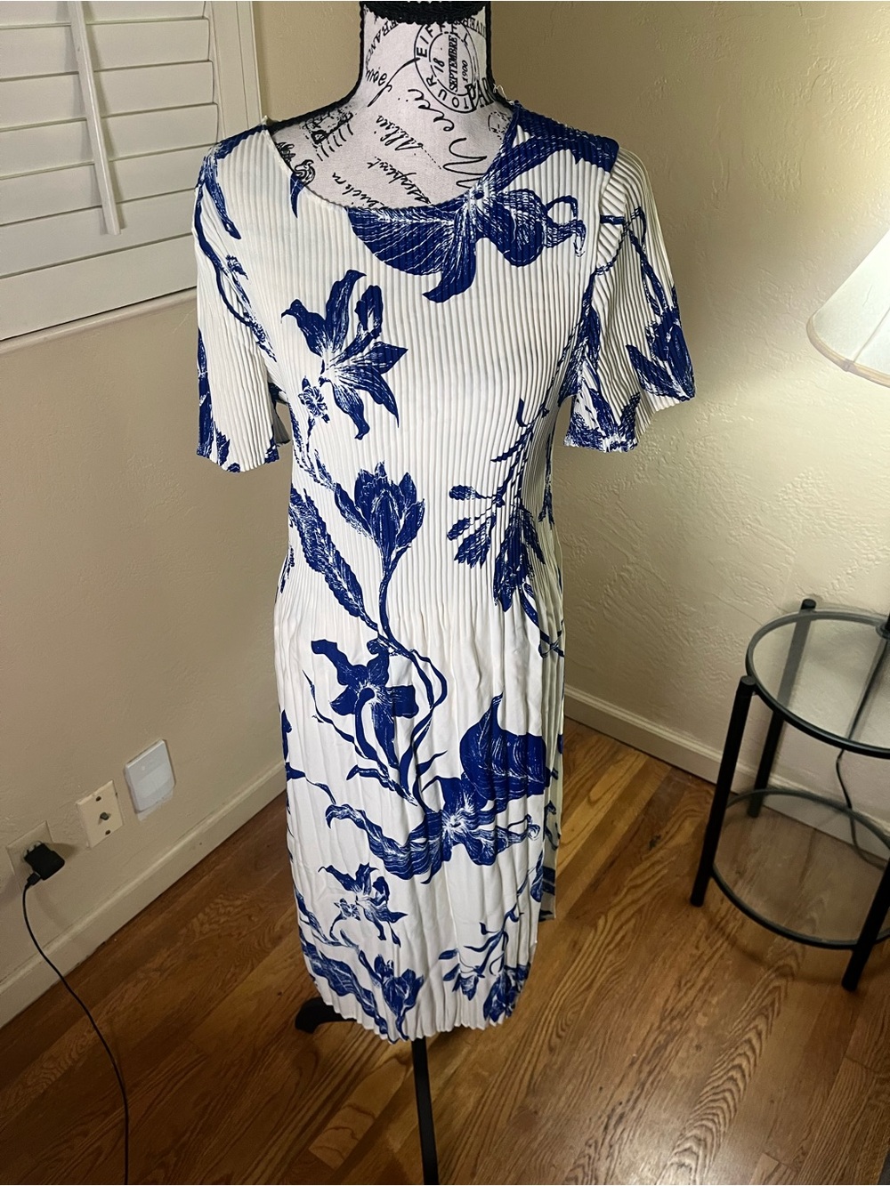 Kindred Blue White Floral Plisse Pleated Midi Dress Size L Coastal